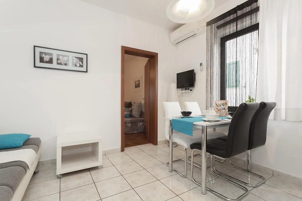 Apartmani Villa Gordana Pola 0*,  Croazia