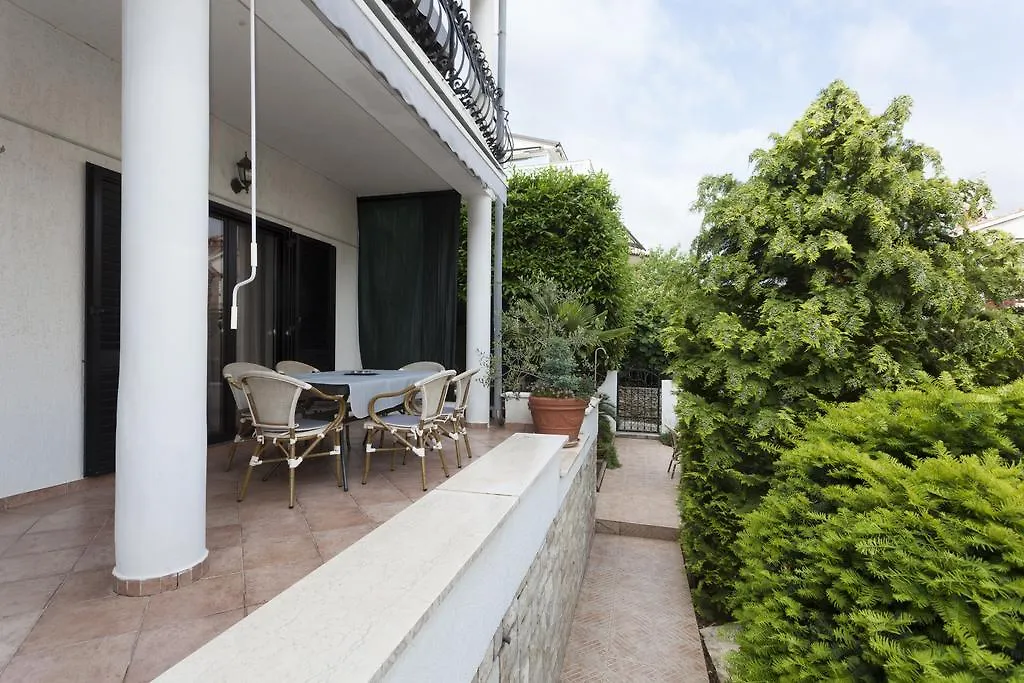 Apartmani Villa Gordana Pola 0*,  Croazia